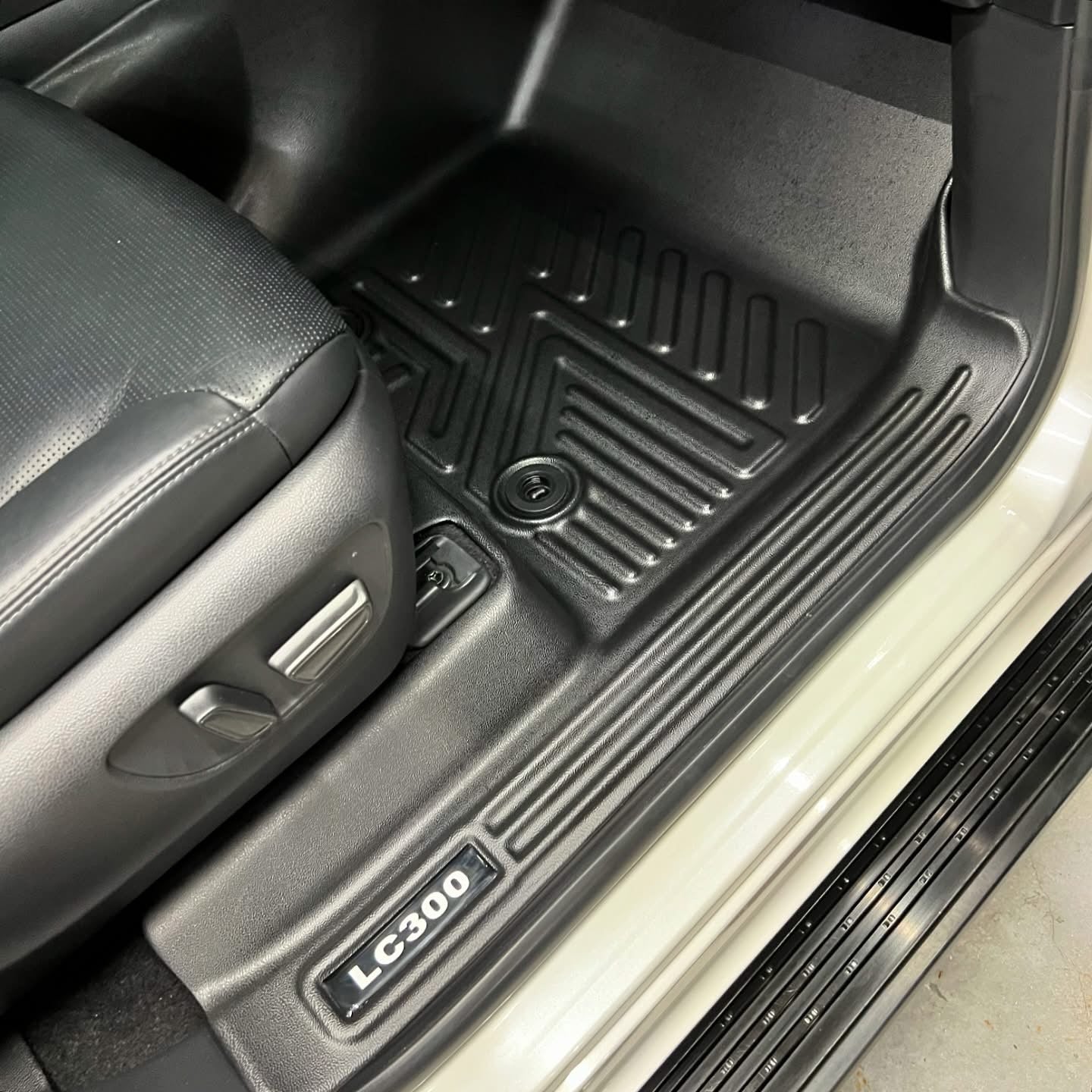 Alfombras 5D para Toyota Coronella LC300 2023 al 2025 5 Piezas