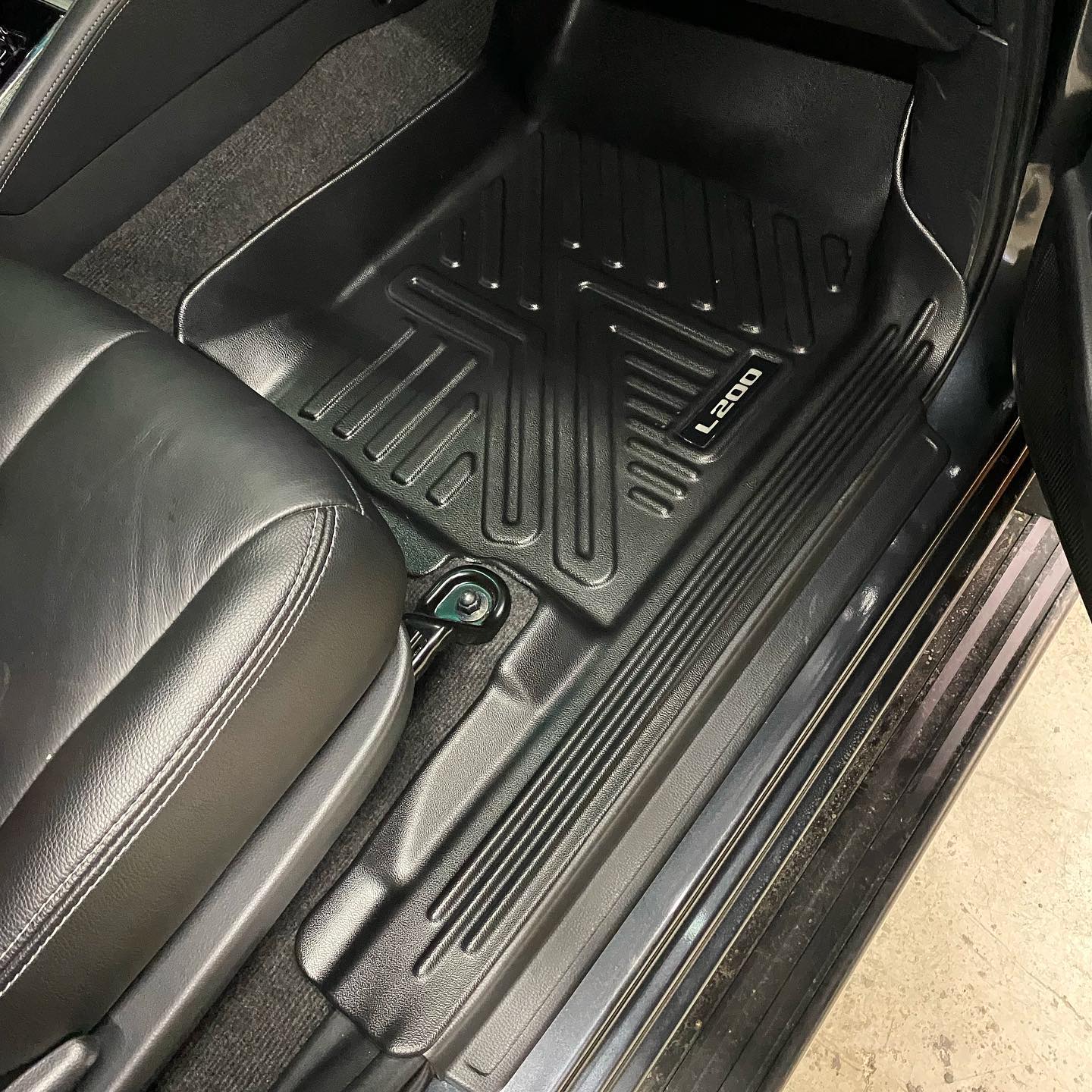 Alfombras 5D para L200 2017 al 2025 3 Piezas