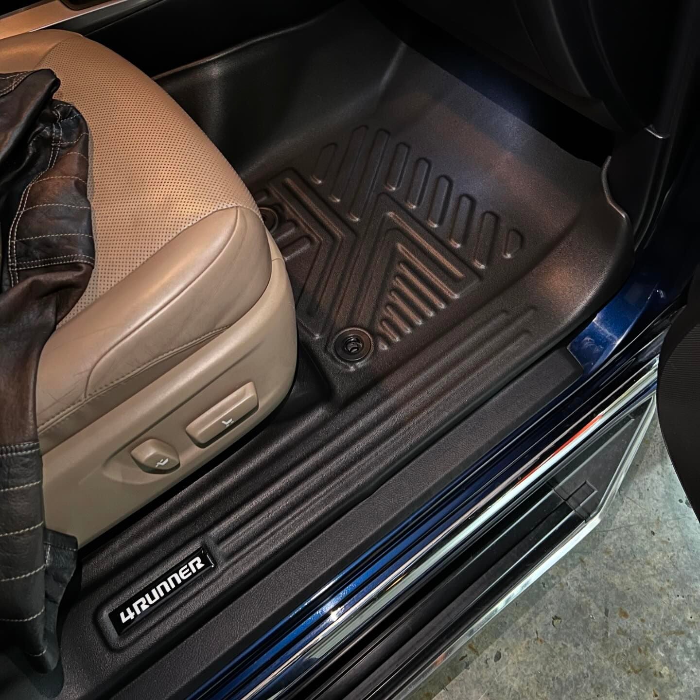 Alfombras 5D para Toyota 4Runner 2010 al 2025 5 Piezas