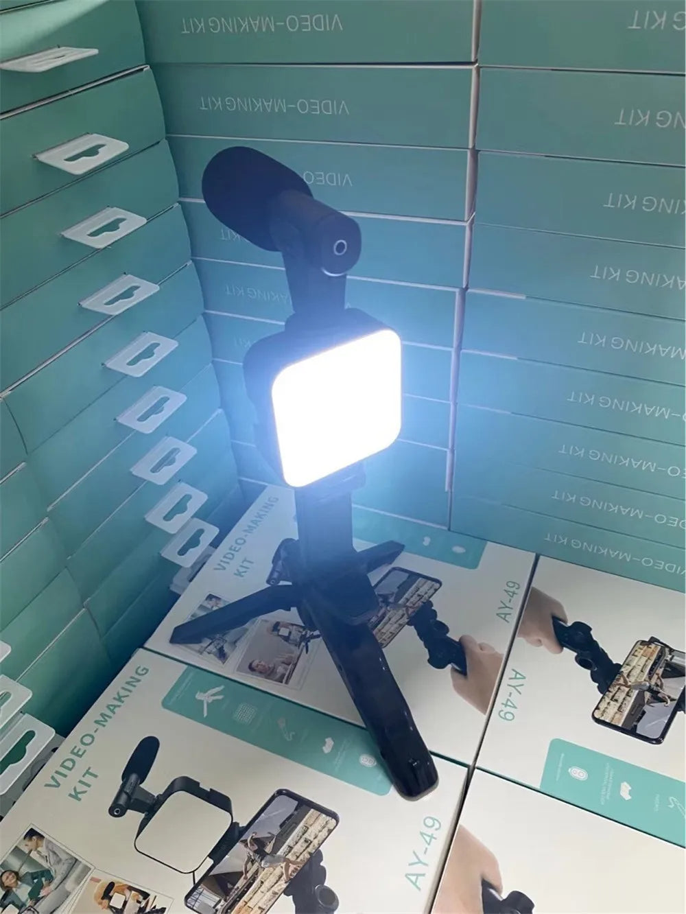 TRIPODE + MICROFONO + LUZ LED + SOPORTE
