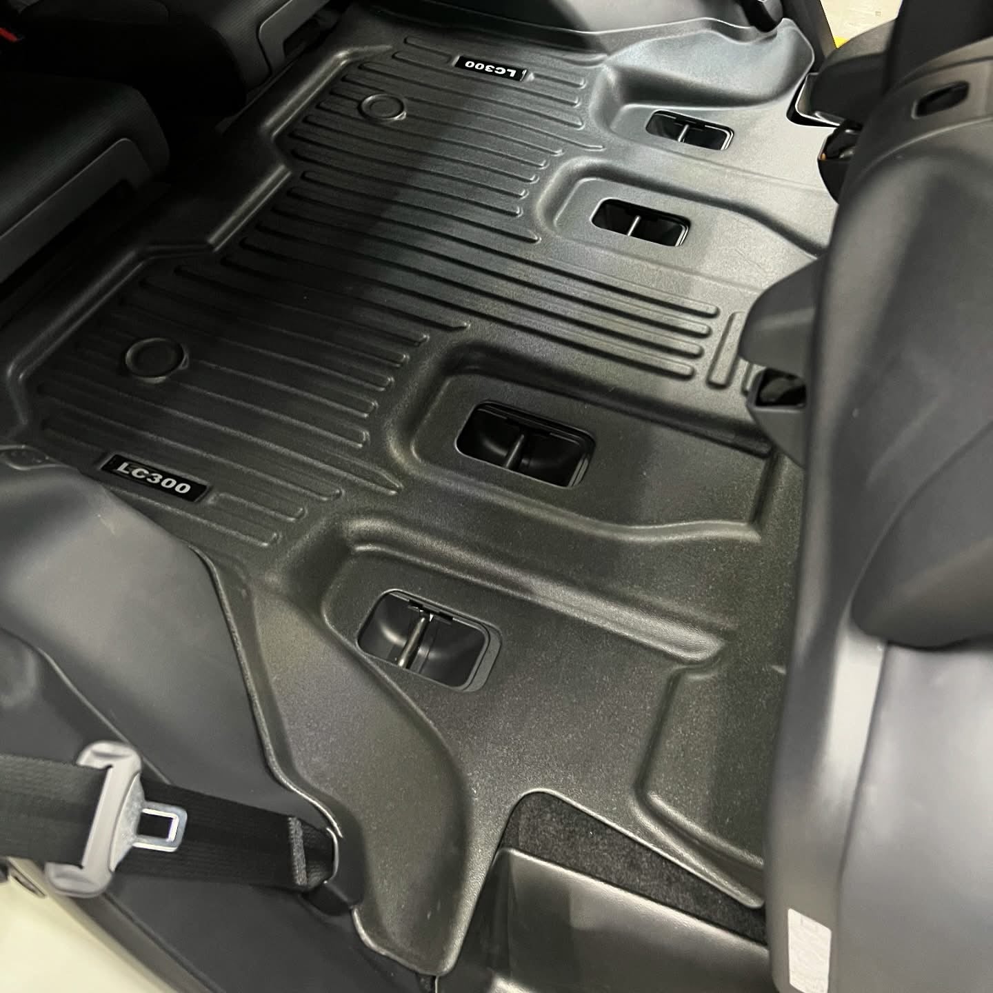 Alfombras 5D para Toyota Coronella LC300 2023 al 2025 5 Piezas