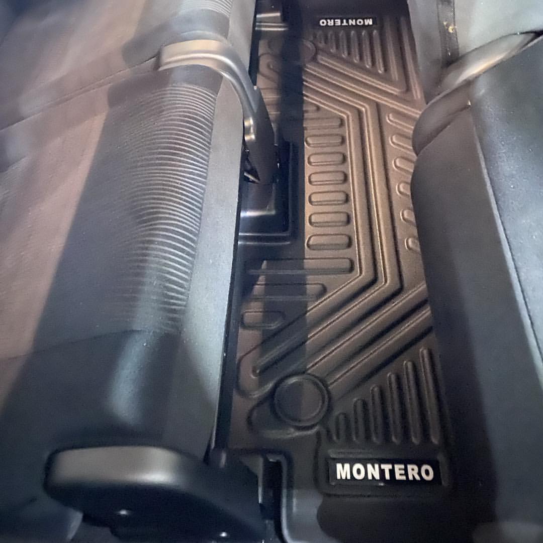 Alfombras 5D para Montero Sport 5 Piezas