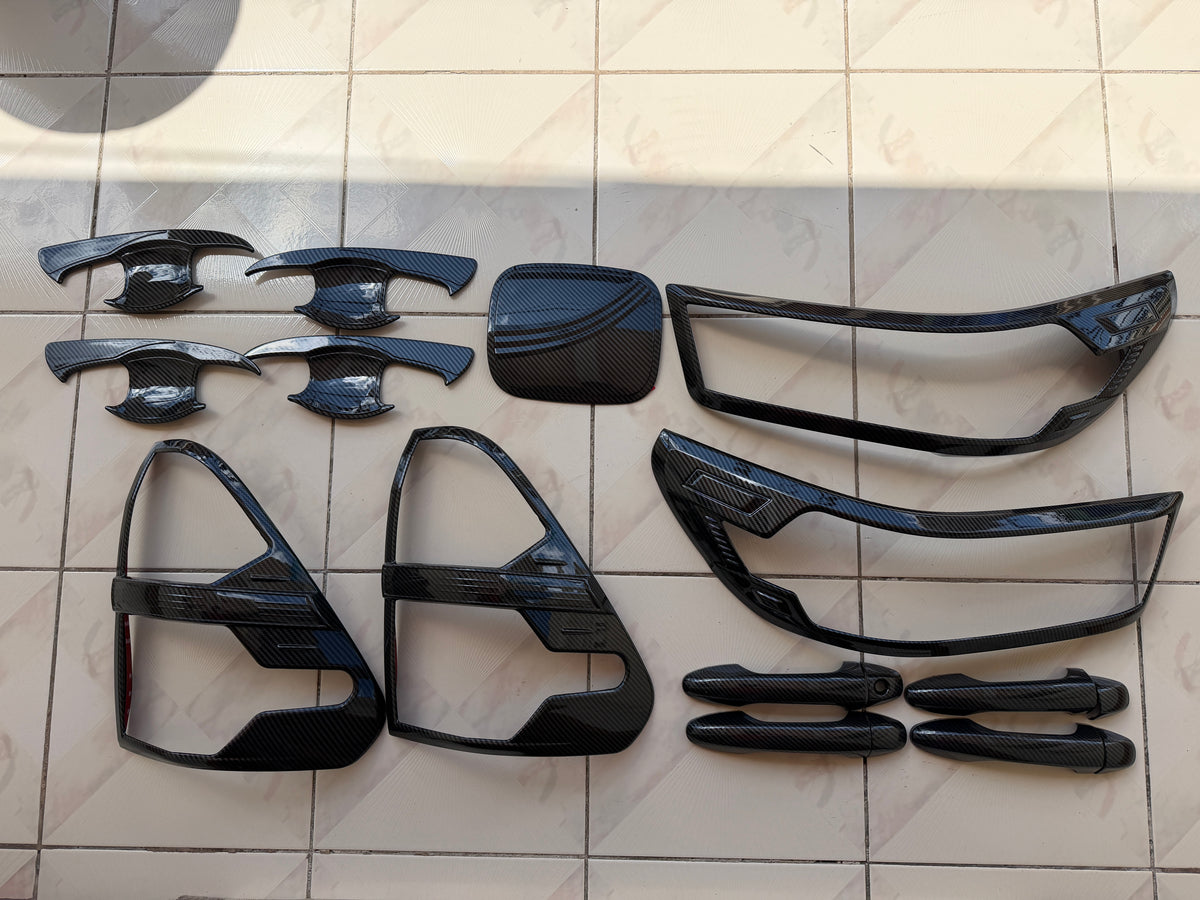 Kit de Cromos de Fibra de carbon para Hilux 2.4 2016 al 2026