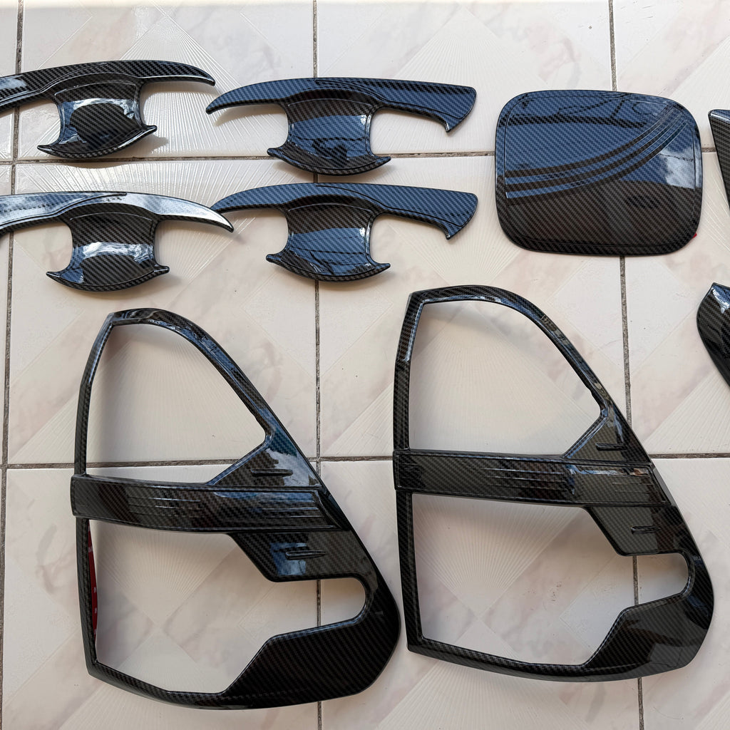 Kit de Cromos de Fibra de carbon para Hilux 2.4 2016 al 2026